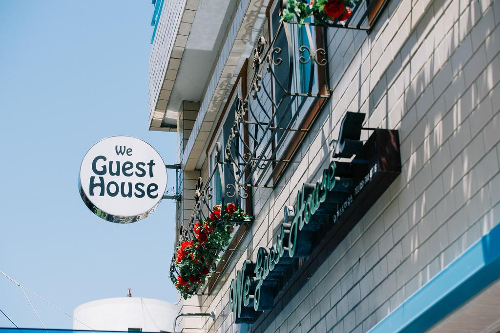 We Guesthouse Пусан Екстер'єр фото