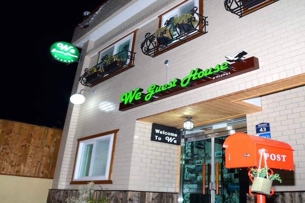We Guesthouse Пусан Екстер'єр фото