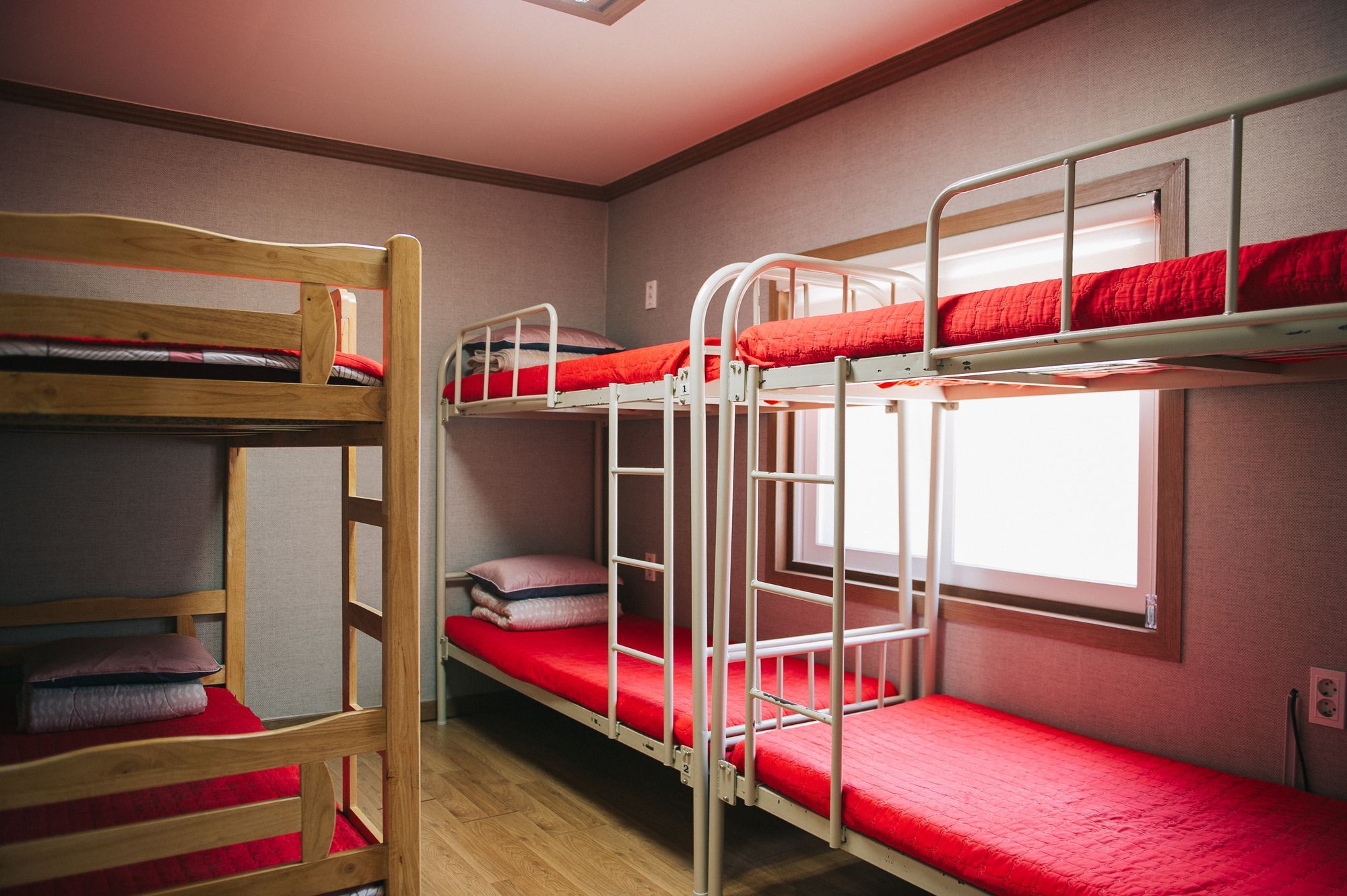 We Guesthouse Пусан Екстер'єр фото